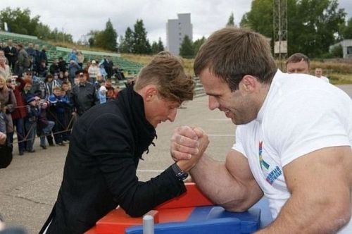 Az esélytelenek nyugalmával  . . . 