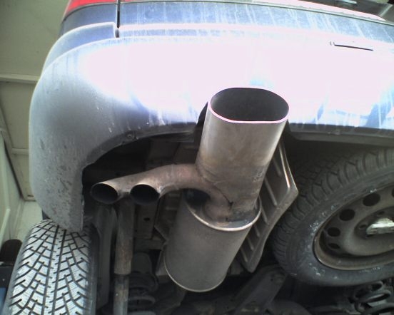 Ford kipufogó - egyedi megoldás 🙁