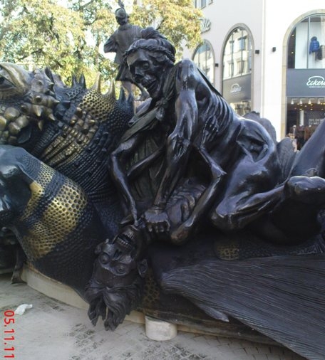 Bizarr szökőkút - Nürnberg