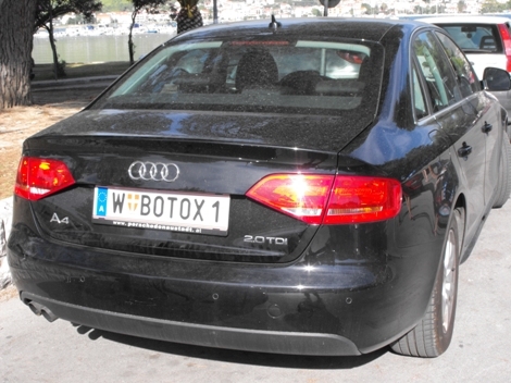 A plasztikai sebész autója