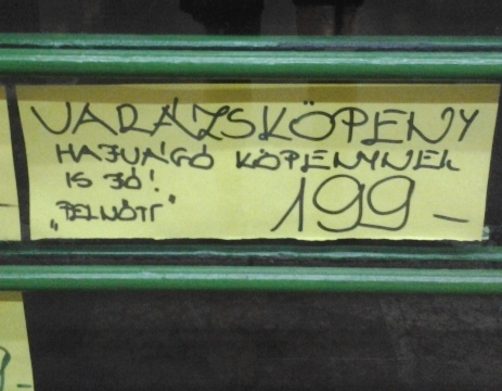 Olcsó varázsköpenyt tessék . . . 