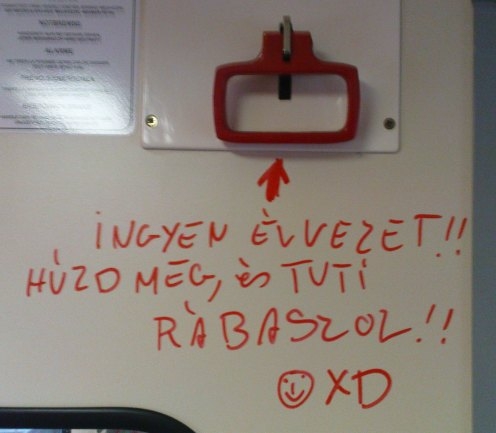 Eközben a vonaton . . .
