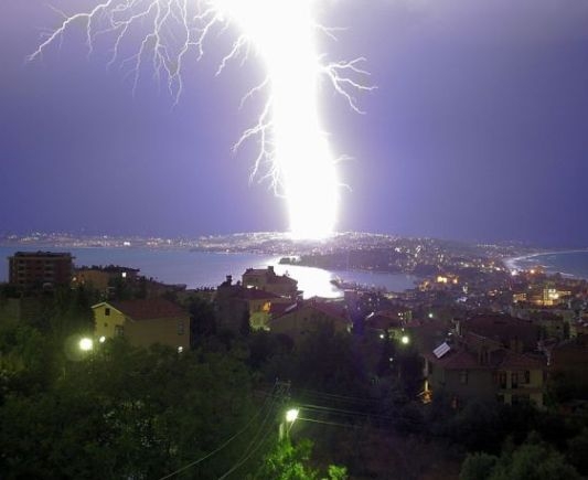 Ez betalált rendesen . . . 