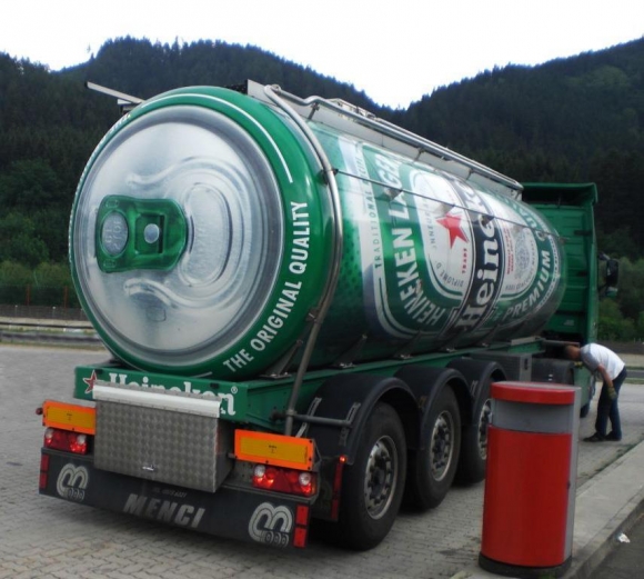 Van valakinél egy kis felesleges hely az udvarban ??