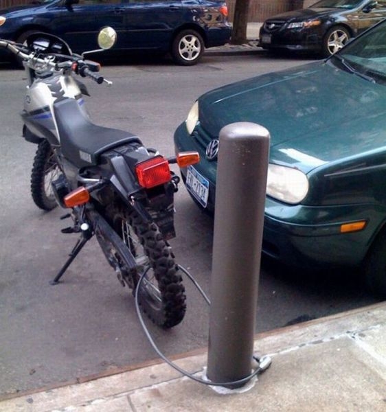 Ha ennyi eszed van, megérdemled, hogy ellopják :D