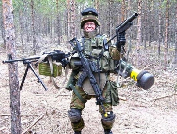 Pózolj a kedvenc fegyvereddel