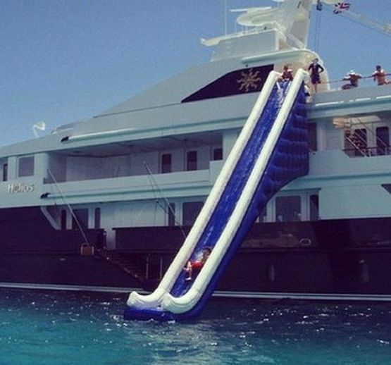 Úgy látom van aki nem a strandra jár 😮