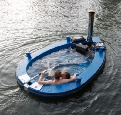Ez a legújabb - Úszó jakuzzi