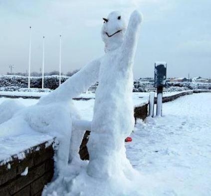 Vasárnap is folytatódik a havazás . . .