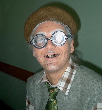 Ma Tódor napja van  - boldog névnapot nekik :P