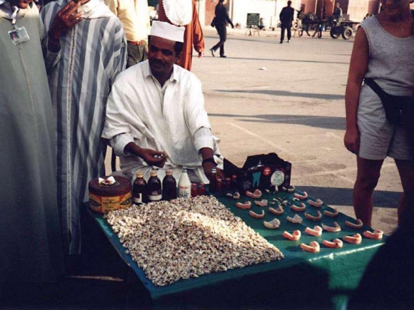 Mindenkit szeretettel vár az újonnan nyílott fogbazár :D