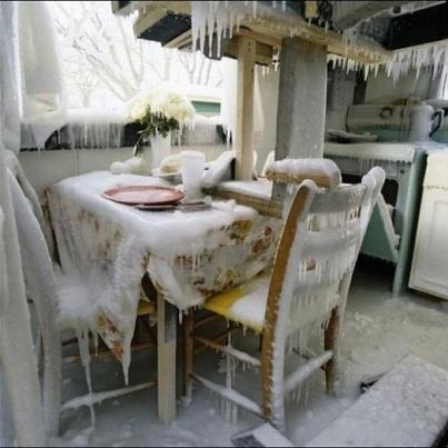 Elég fagyos a hangulat felétek  . . . 🙁