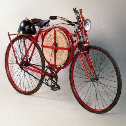 Így nyomták 1900 körül a tűzoltók