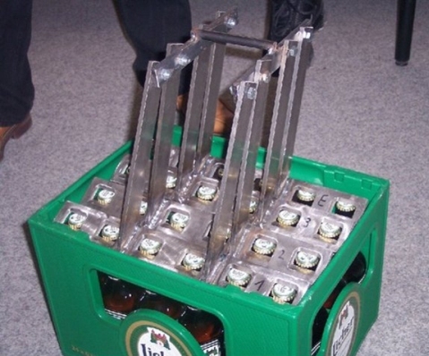 Csoportos sörnyitás