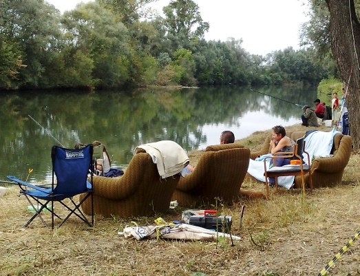 Horgászversenyen - fő a kényelem