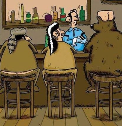 Eközben a kocsmában