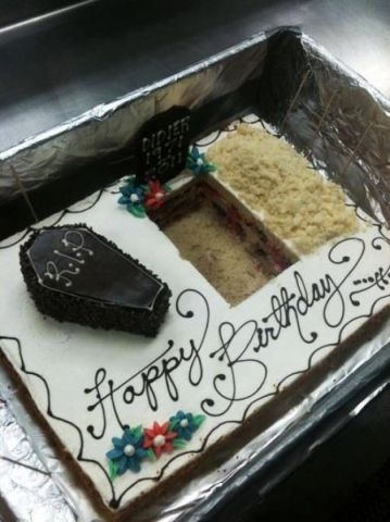 Sírásó haverom szülinapi tortája