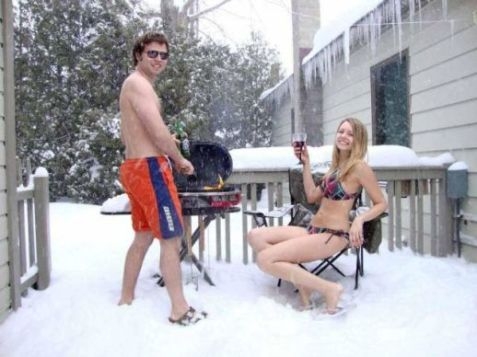 Végre itt a tavasz - lehet grillezni a kertben