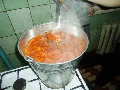 Úgy döntöttünk, ma bográcsozunk...