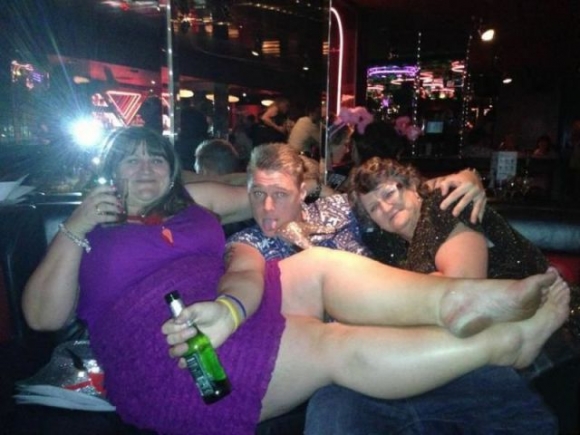 Sarok szépségversenyt tartottak a buliban...