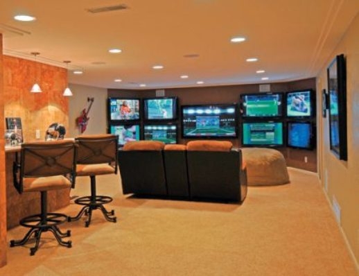 Apa meccsnéző szobája