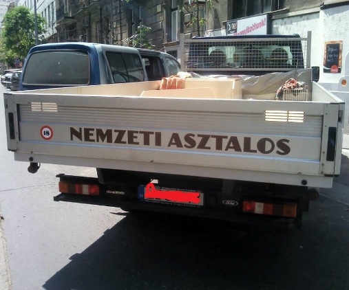 Mi vele dolgoztatunk