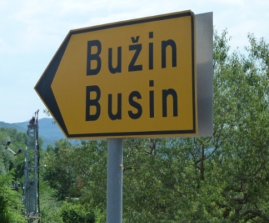 Beküldött - Meleg falu