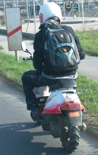 Traktor gumis robogó