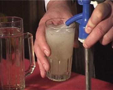 A jó fröccs olyan, mint az anyóshalál. . . 