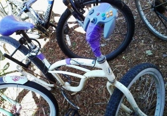 Vajon melyik gomb a fék?