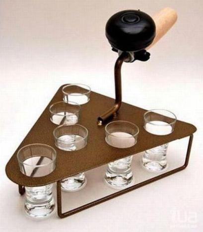 Tegnap este a kőműves haveromnál voltunk piálni