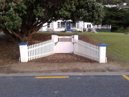 Kerítés - elégazúgy