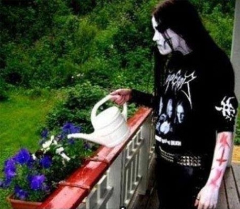 Gábor kibaszott kemény szeretne lenni, de . . .