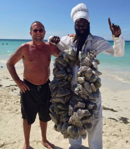 Pózolj füvesemberrel