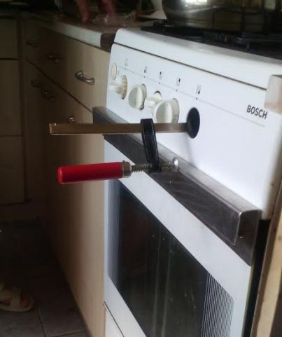 Nem csukódik rendesen a sütő ajtaja?