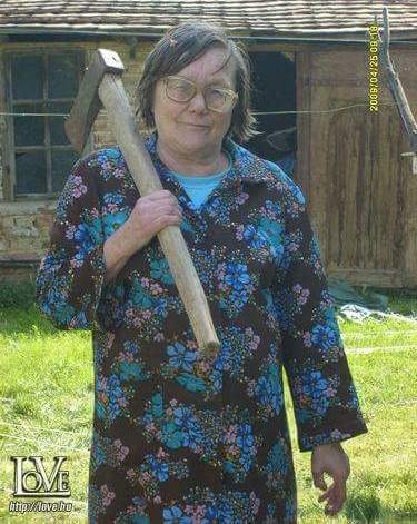 Gizikének elege lett a magányból...