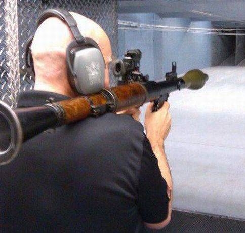 Vállról indítható...