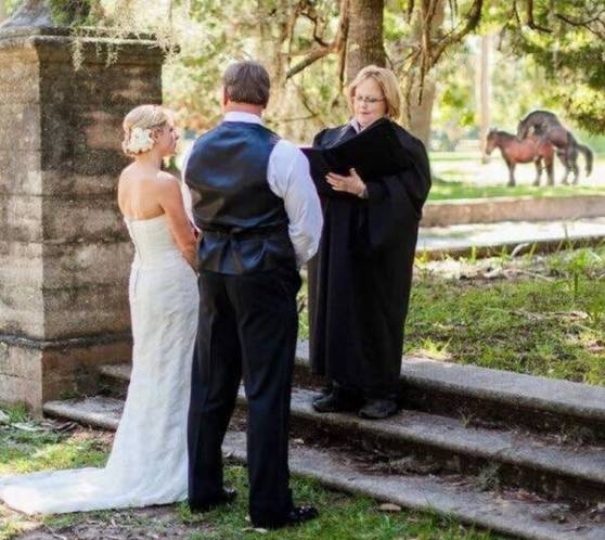 Útfestés a romániai Gyergyószentmiklóson