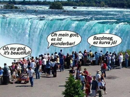 Nemzetközi túristacsoport a Niagaránál