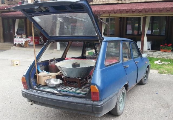 Mobil vattacukor árus...