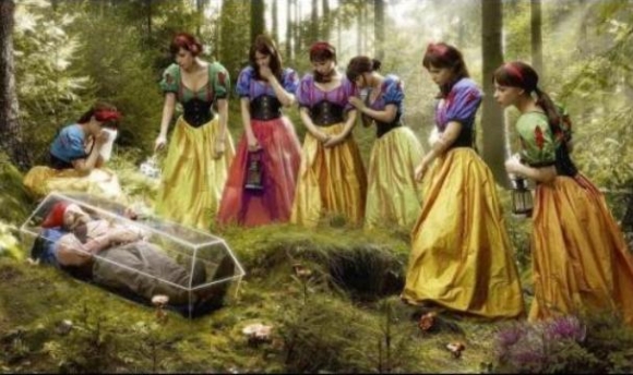 Hétfehérke és a holt törpe