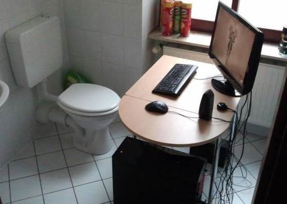 Ilyen egy igazi Napiszar iroda