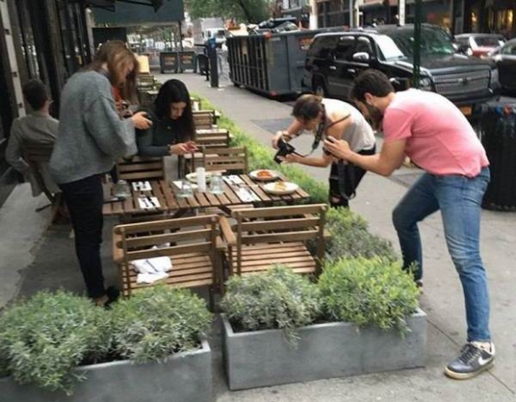 Baráti ebéd napjainkban...