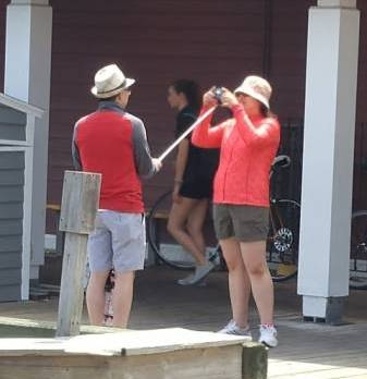 Vettünk szelfi botot...