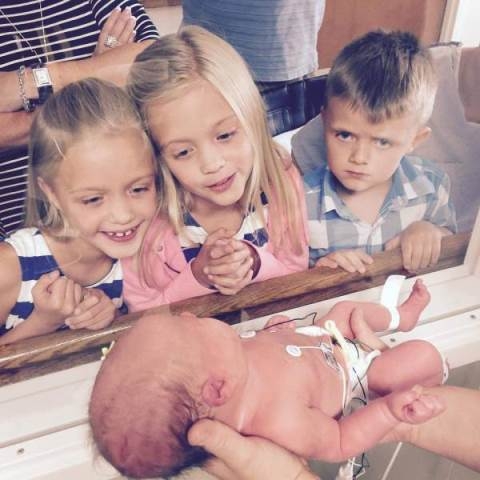 Szerintem lány lett :D