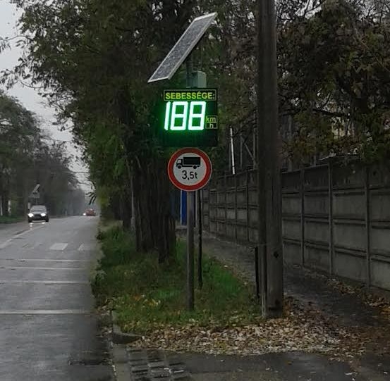 Ma siettem be dolgozni, mert késésben voltam...