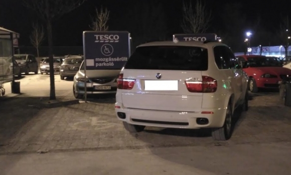 Aki tahó, az -10 fokban is tahó