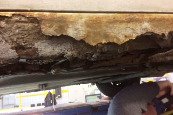 Betonnal feljavított Suzukival indultak Németországba a magyar szakik