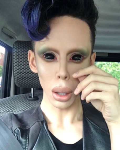 50.000 dolcsit költött magára, hogy így nézzen ki