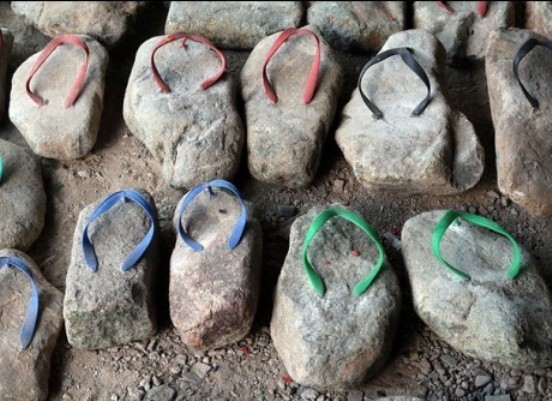 Valami ilyennek képzelem, a felettünk lakó szomszéd papucsát